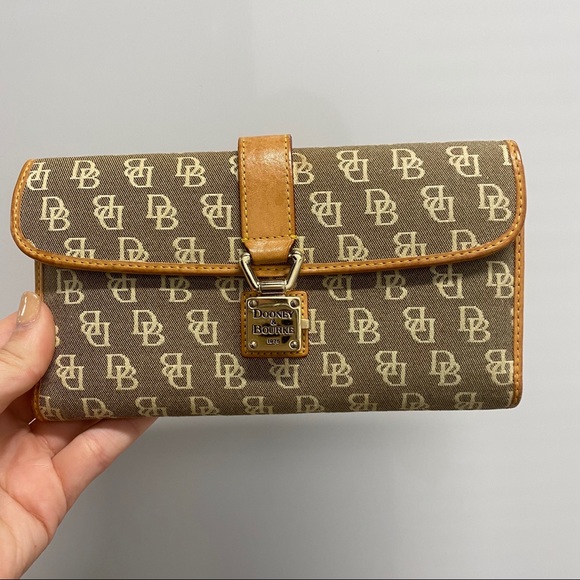 Dooney & Bourke Handbags - Dooney & Burke Wallet